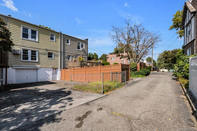 1832 Narragansett Avenue Avenue, Bronx, NY 10461