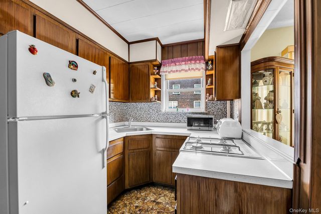 1832 Narragansett Avenue Avenue, Bronx, NY 10461