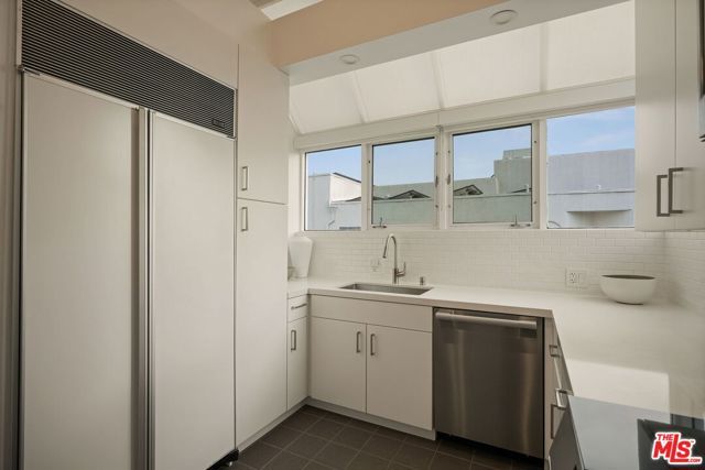 611 Pacific Street, Santa Monica, CA 90405