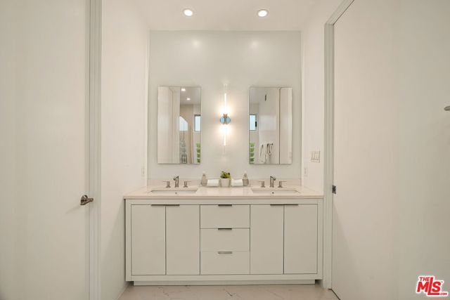 611 Pacific Street, Santa Monica, CA 90405