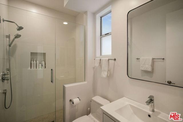 611 Pacific Street, Santa Monica, CA 90405