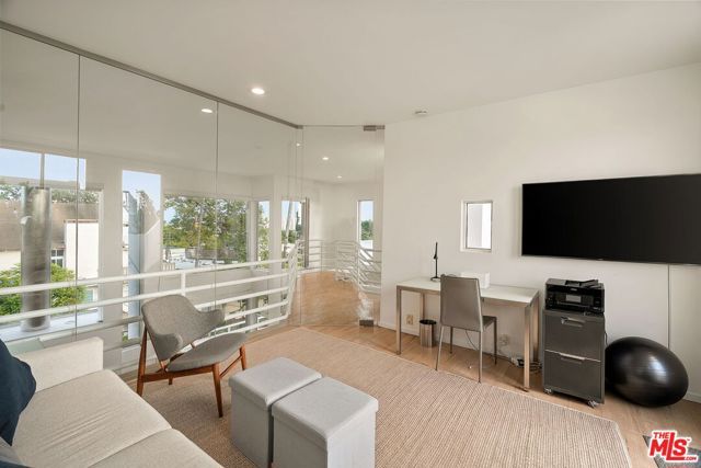 611 Pacific Street, Santa Monica, CA 90405