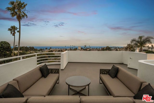 611 Pacific Street, Santa Monica, CA 90405