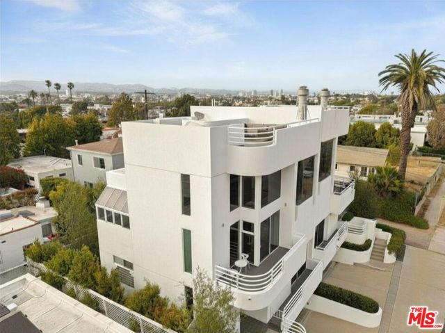 611 Pacific Street, Santa Monica, CA 90405
