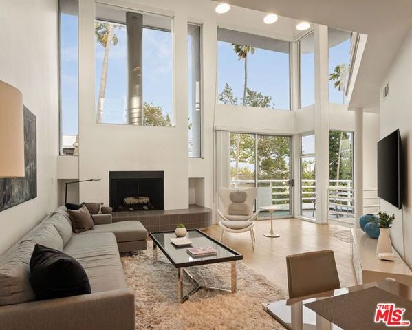 611 Pacific Street, Santa Monica, CA 90405