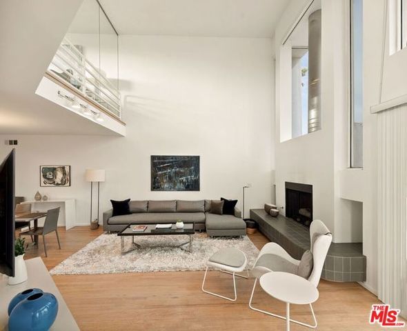 611 Pacific Street, Santa Monica, CA 90405