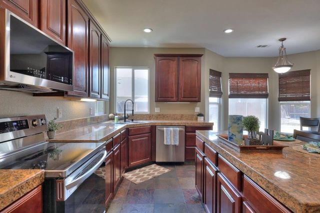 6801 Varni Way, Hughson, CA 95326