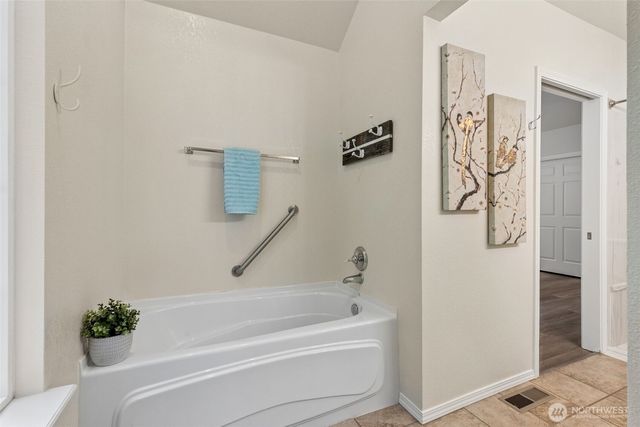 4819 Stratford Lane SE, Olympia, WA 98501