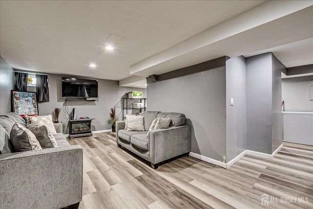 386 Douglas Road, Roselle, NJ 07203