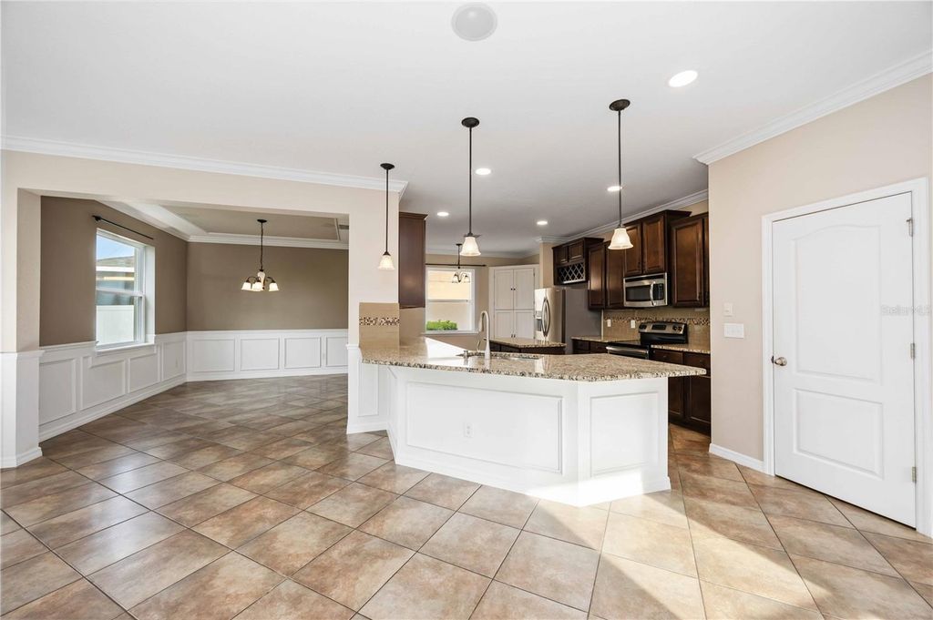 Image 2 of property listing at 3937 KING BRIDGE PLACE, Ellenton, FL 34222