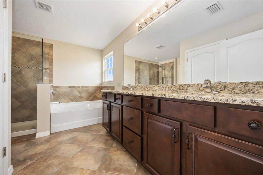 Image 25 of property listing at 3937 KING BRIDGE PLACE, Ellenton, FL 34222