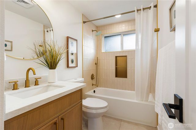 15833 NE 110th Street, Redmond, WA 98052