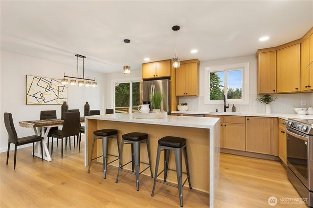 15833 NE 110th Street, Redmond, WA 98052