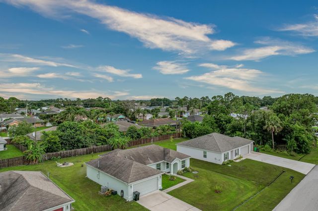 3049 SW Lucerne Street, Port St Lucie, FL 34953