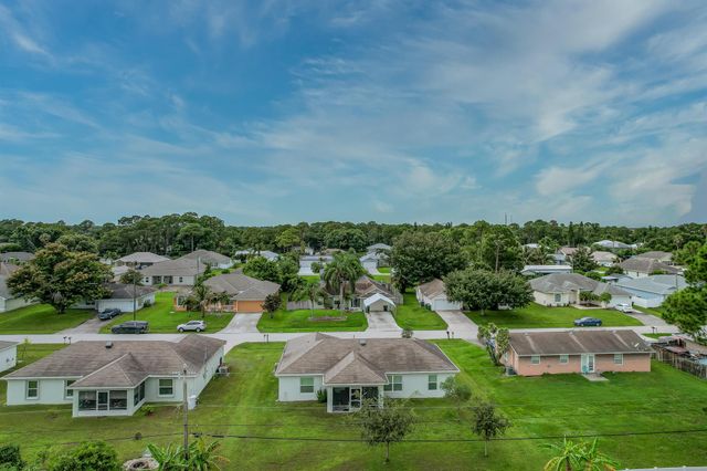3049 SW Lucerne Street, Port St Lucie, FL 34953