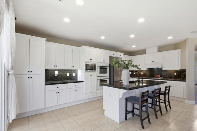 16815 Cabernet Circle, Morgan Hill, CA 95037