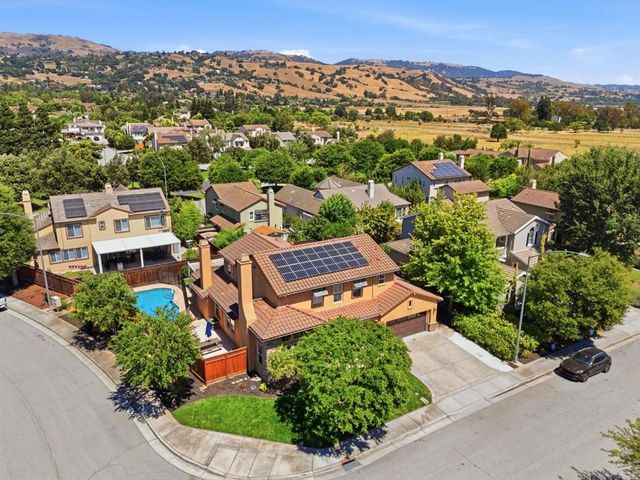 16815 Cabernet Circle, Morgan Hill, CA 95037