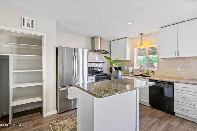 4055 E 1st Street, Tucson, AZ 85711