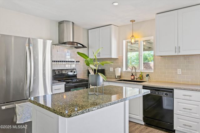 4055 E 1st Street, Tucson, AZ 85711