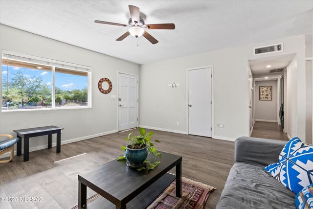 4055 E 1st Street, Tucson, AZ 85711