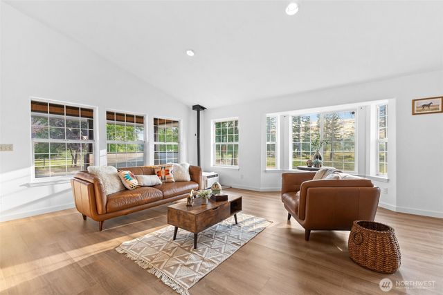 41926 212th Avenue SE, Enumclaw, WA 98022