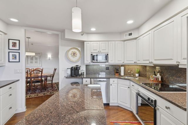 2950 Dean Parkway 1902, Minneapolis, MN 55416