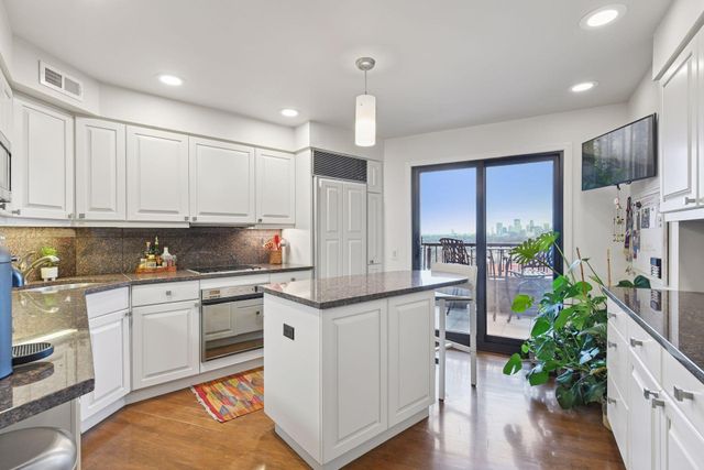 2950 Dean Parkway 1902, Minneapolis, MN 55416