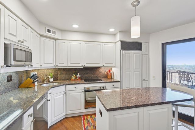 2950 Dean Parkway 1902, Minneapolis, MN 55416