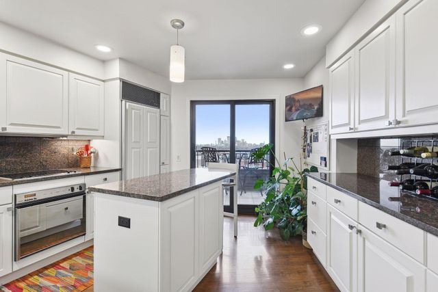 2950 Dean Parkway 1902, Minneapolis, MN 55416