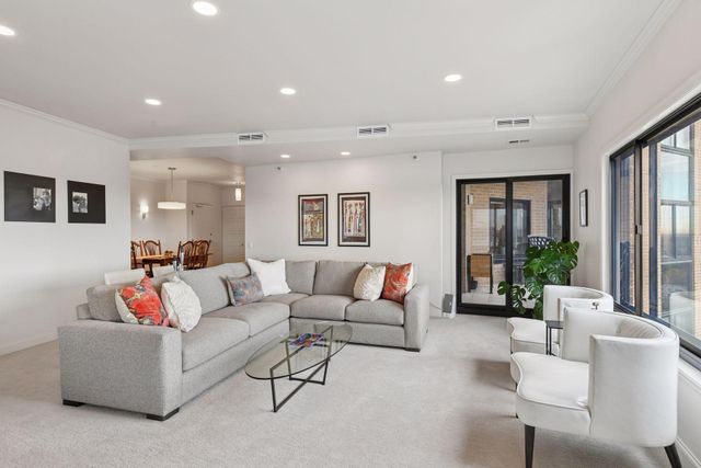 2950 Dean Parkway 1902, Minneapolis, MN 55416