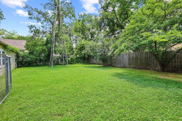 217 W 7th Street, Bonham, TX 75418