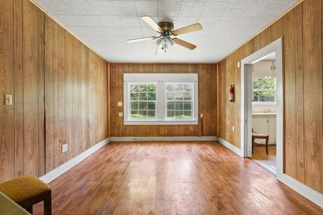 217 W 7th Street, Bonham, TX 75418