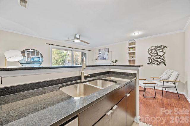 525 N Graham Street, Charlotte, NC 28202