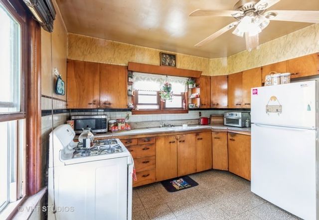 5028 156th Street, Oak Forest, IL 60452