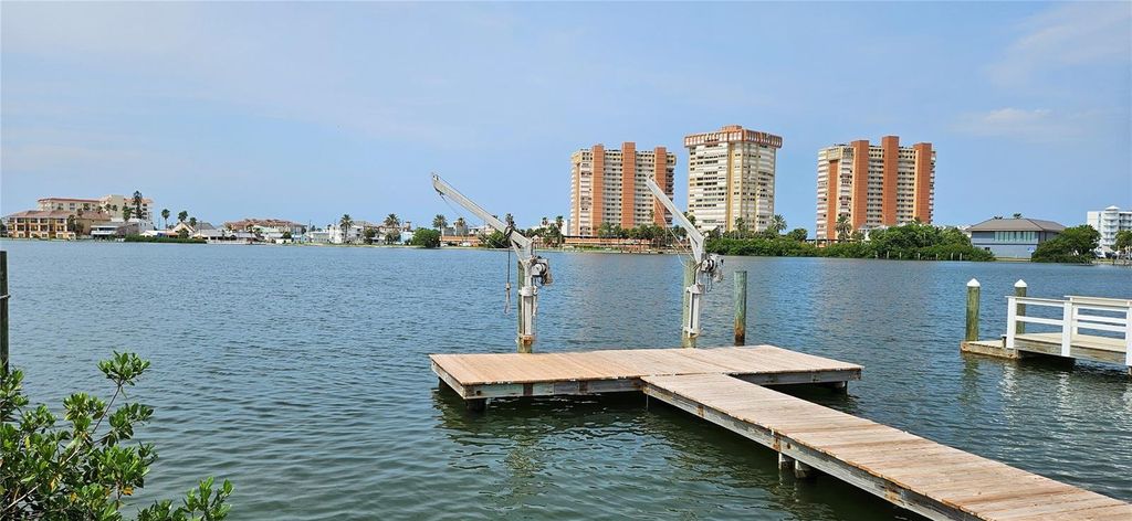 623 180TH AVENUE E, Redington Shores, FL 33708