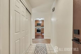 127 Oakmont Court, Edison, NJ 08820