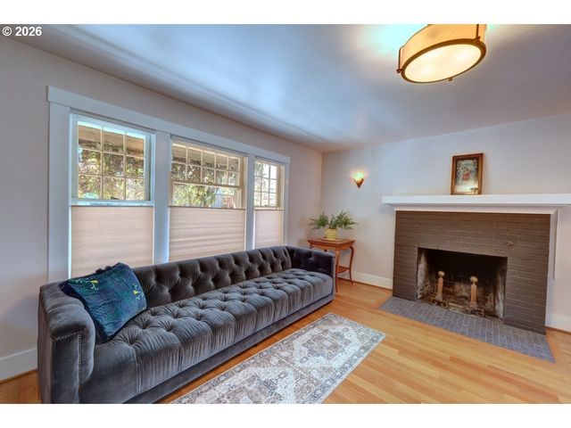 1244 GRAND Ave, Astoria, OR 97103