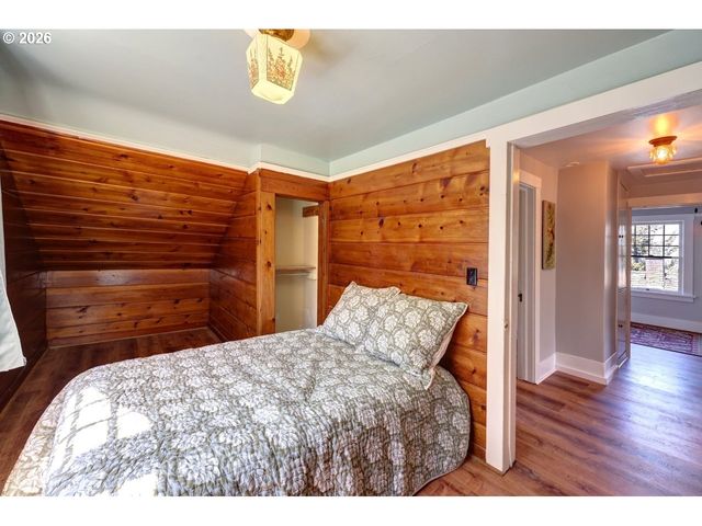 1244 GRAND Ave, Astoria, OR 97103