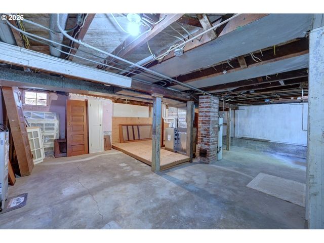 1244 GRAND Ave, Astoria, OR 97103