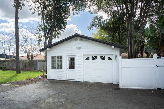 422 2nd St, Yuba City, CA 95991