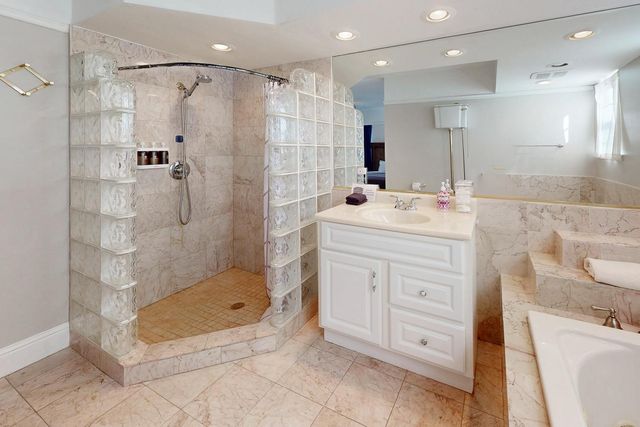 422 2nd St, Yuba City, CA 95991