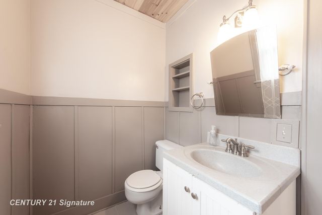 823 W Superior Street, Alma, MI 48801