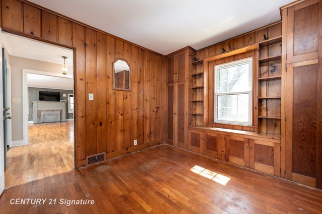823 W Superior Street, Alma, MI 48801