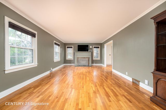 823 W Superior Street, Alma, MI 48801