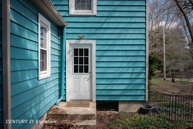 823 W Superior Street, Alma, MI 48801