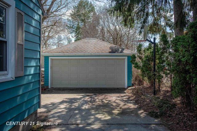 823 W Superior Street, Alma, MI 48801