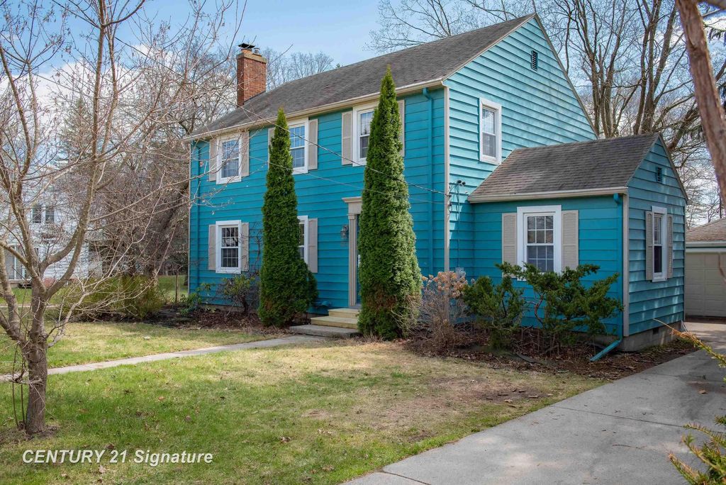 823 W Superior Street, Alma, MI 48801