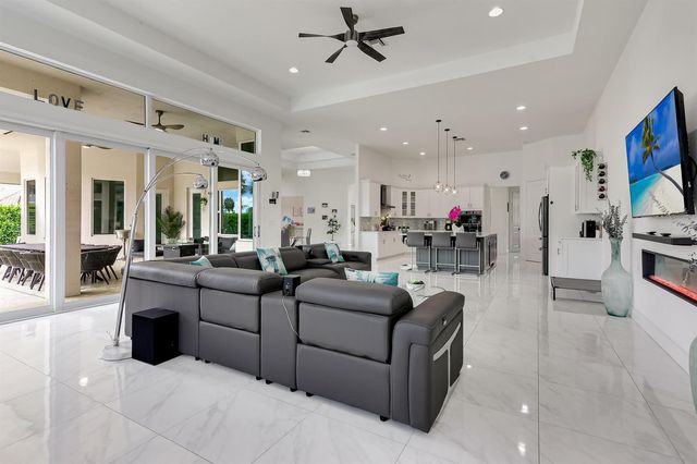 142 Brynhurst Court, West Palm Beach, FL 33413