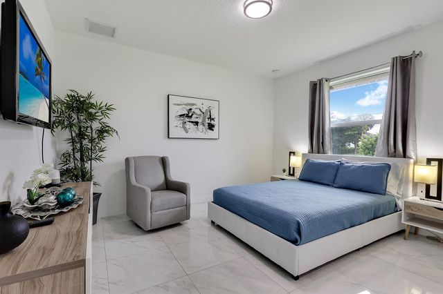 142 Brynhurst Court, West Palm Beach, FL 33413