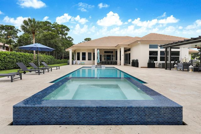 142 Brynhurst Court, West Palm Beach, FL 33413